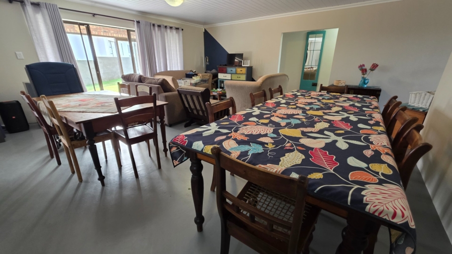 4 Bedroom Property for Sale in Hartenbos Heuwels Western Cape